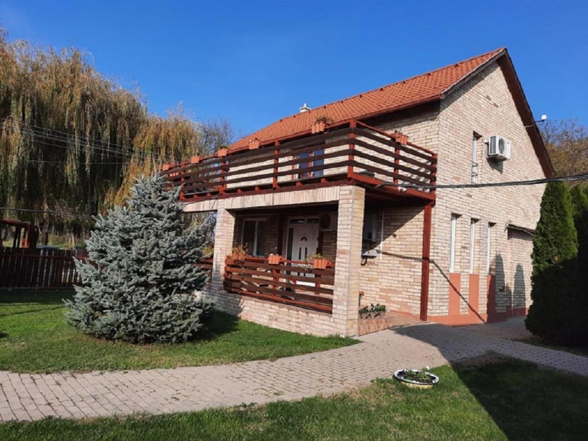 Ponty-Poronty Vendeghaz Hotel Nagybaracska Luaran gambar
