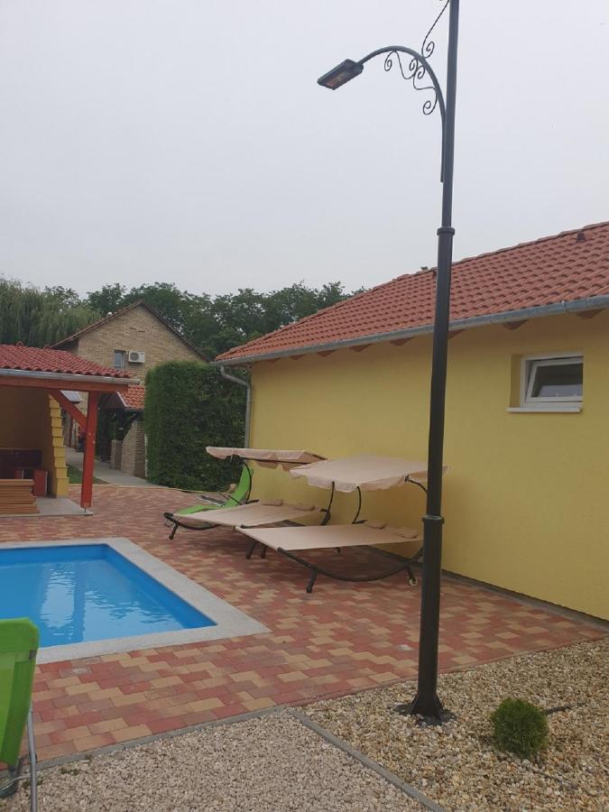 Ponty-Poronty Vendeghaz Hotel Nagybaracska Luaran gambar